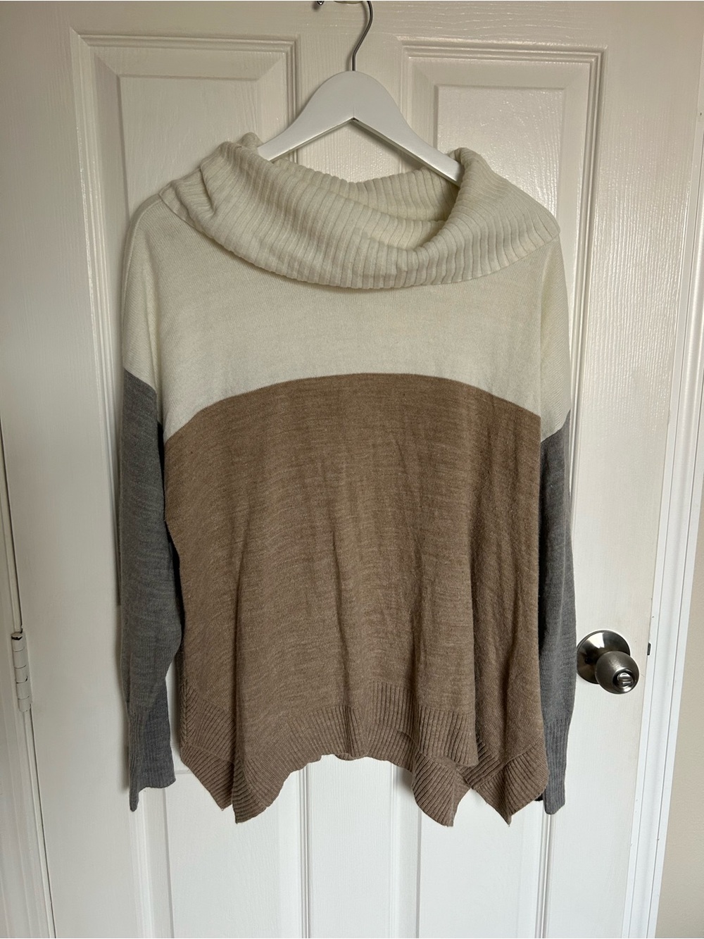 89th & Madison Tri-Color Cowl Neck Sweater in Cream, Taupe & Gray